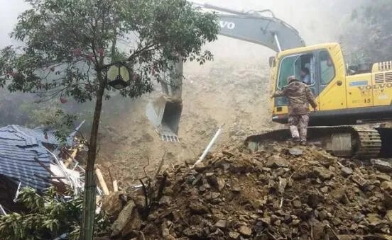 广西桂林一景区山体滑坡 滑坡体积约800立方米