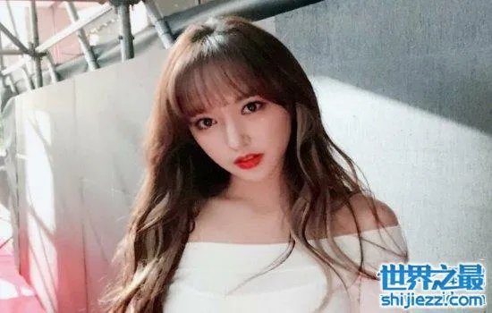 俊男靓女蔡徐坤程潇恋情被曝光,竟在节目中眉目传情!