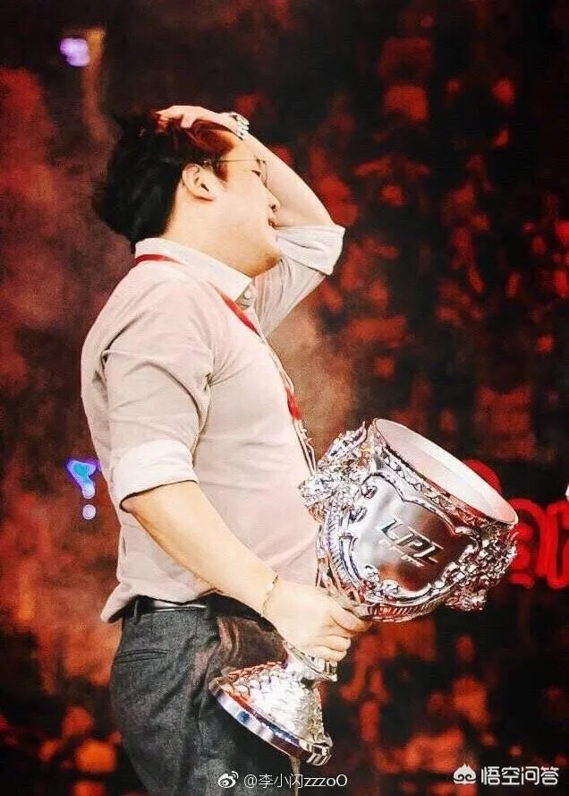 RNG主教练孙大永深夜发文致歉，“仅六个字，令所有粉丝都慌了”，他会离开吗？