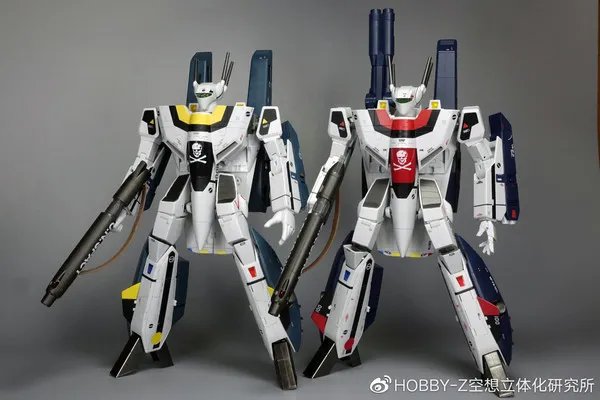 万代 DX超合金TV版VF-1S罗伊·福卡特别型