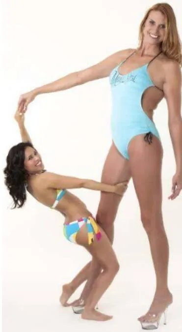 世界上最高的女模特,美国伊芙身高2.05米(曾是摔角选手)