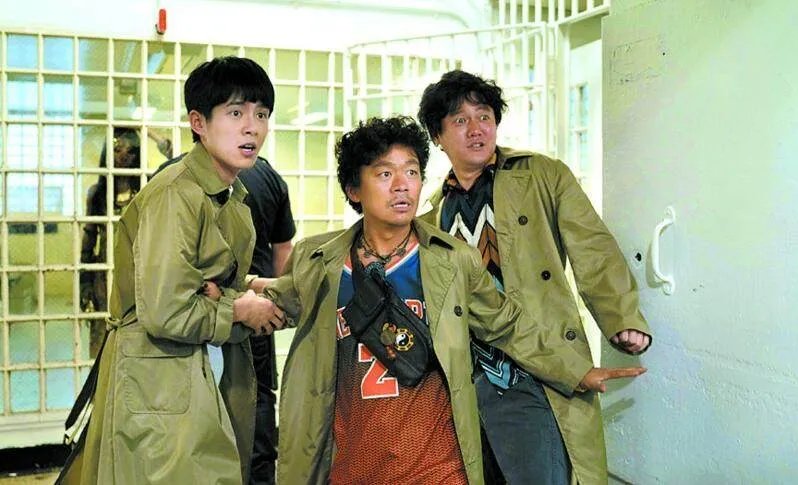 有谁在乎过唐仁话题上热搜，电影中有人物唐仁哪些搞笑片段？