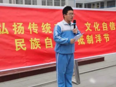 哈工大回应学生举报宿管过洋节，学生反应是不是过激了？