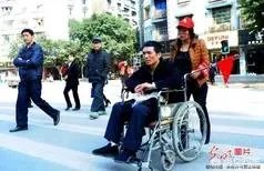 如何看待珠海一名15岁男孩飙车撞路基摔死，过路司机好心报警却赔51万？