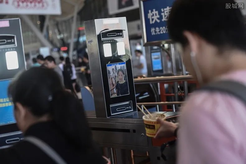 大兴机场刷脸登机 通关全程快速仅需5分钟