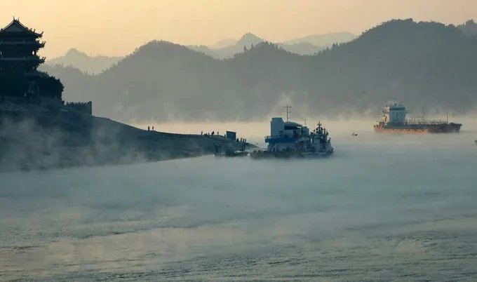 内蒙古小伙勇救跳河女孩溺亡，女孩为什么跳河？