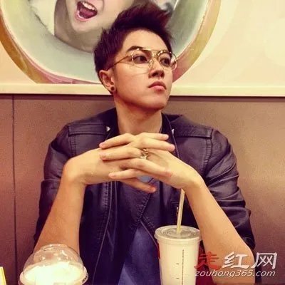 邢雅晨是男还是女 掰弯了多少个女性朋友