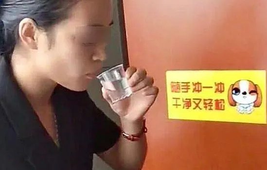 你觉得公司回应保洁员喝便池水，是不是公司在甩锅？