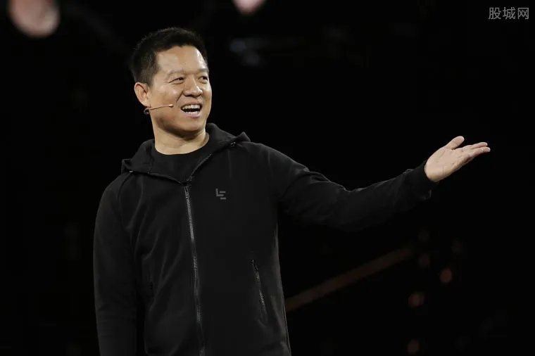 贾跃亭为什么不回国 贾跃亭和贾乃亮的关系