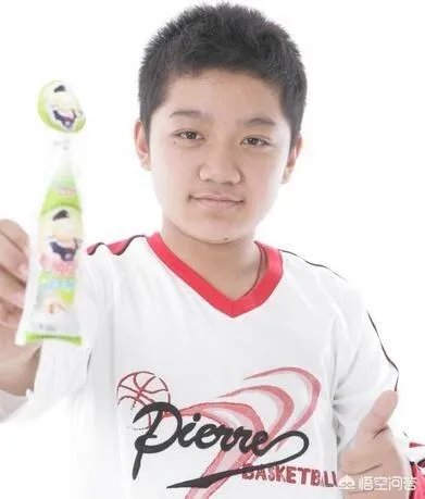 《家有儿女》主演重聚，杨紫张一山都发展的很好，夏雨现在如何？