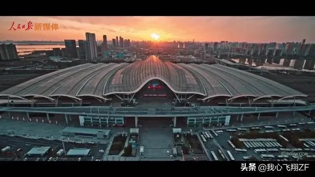 此次疫情，央视主持人阿丘发微博称，我们应向世界鞠躬说对不起？