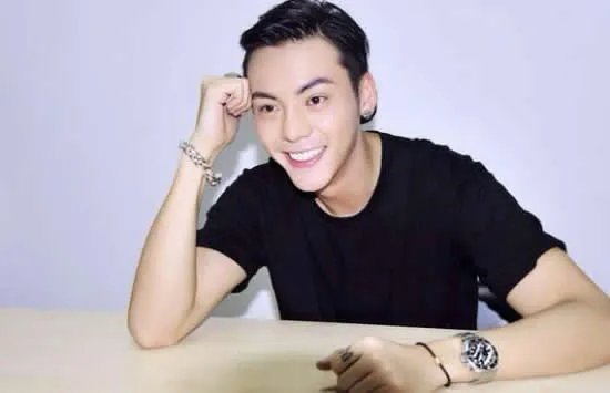 陈伟霆回应高铁上要签名的粉丝 到底什么情况真相来了