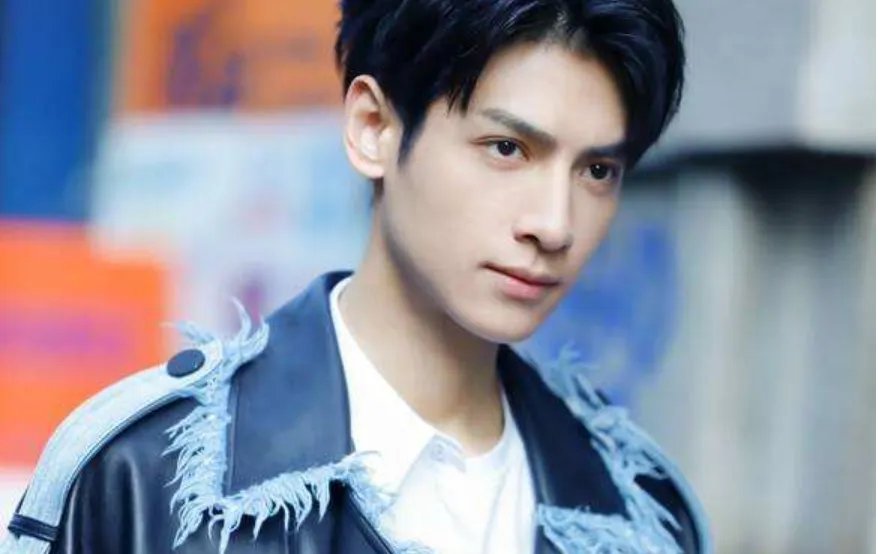 罗云熙是如何斥跟车跟拍者的?