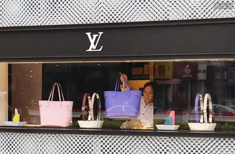 LV或将收购蒂芙尼 LV能成功收购蒂芙尼吗