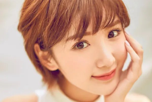 娱乐圈十大小脸女星排行榜：周冬雨上榜，第九乃“巴掌脸”