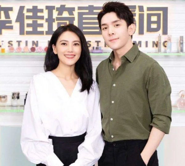 高圆圆送李佳琦唢呐曲谱,这个礼物有什么特殊的意义吗?