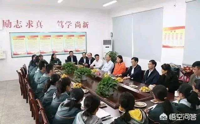 心善人美，中国女排龚翔宇默默资助贫困学生三年，获球迷称赞，如何评价？