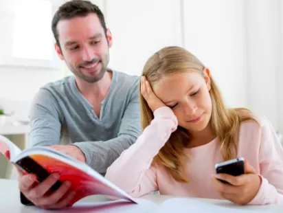 主播怂恿江苏男孩半月打赏9万多,主播的行为合法吗?