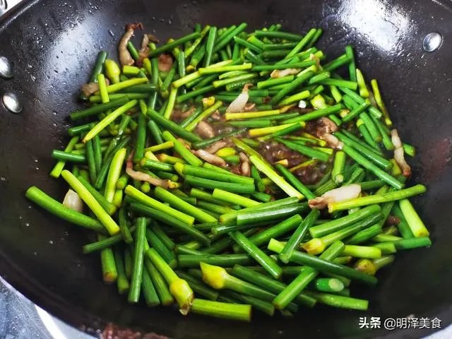部分餐饮企业复工后涨价,你们能接受吗?