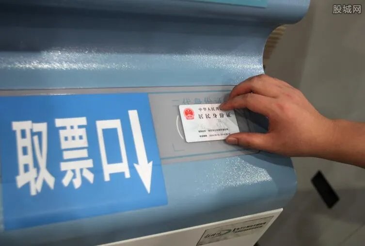 动车年底下线真车 时速400公里在年底下线真车