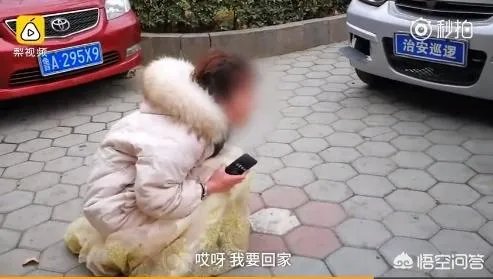 山东女生艺考面试不佳心态崩溃，坐地痛哭想放弃，这事你怎么看？