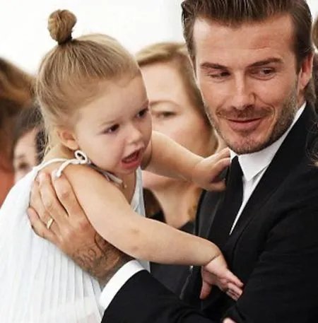 贝克汉姆女儿叫什么 小公举生来大牌傍身遭无数网友羡慕