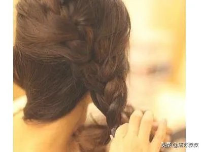 韩式麻花辫怎么编侧边麻花辫扎法图解?