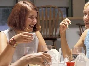 有色隐形眼镜好吗