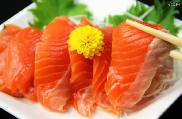 三文鱼应无罪但暂时不要生吃 北京商超连夜下架产品