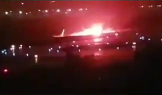 俄罗斯一客机起火有伤亡吗？