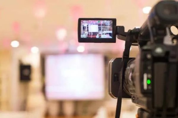 卖假货主播年收入上千万，为何如此暴利？