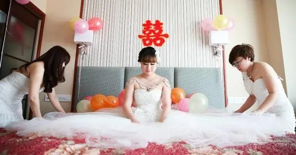 婚礼跟拍照片一般多久出来 婚礼跟拍正常多少张照片