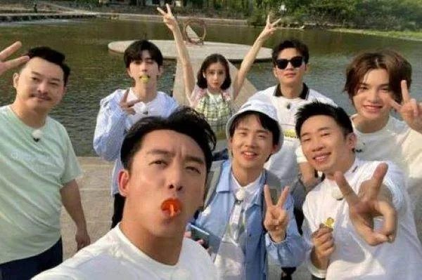 郑恺发文回忆跑男100期，哪一个阶段的跑男到达了顶峰？