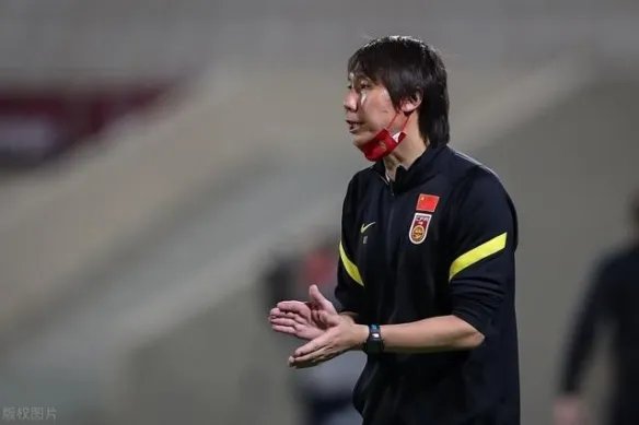 国足2-0胜菲律宾 重获出线主动权 武磊获最佳球员!