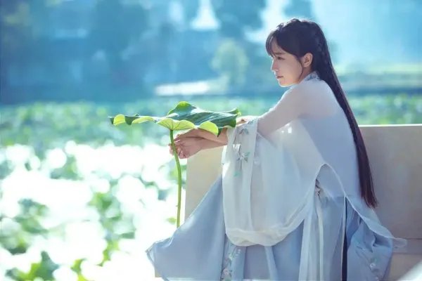 出题人回应李子柒写入考卷，是因为传播正能量起鼓励作用？