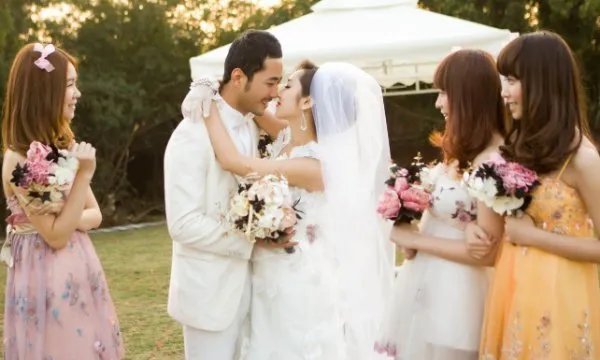 新娘要8800下车钱,你觉得这种习俗如何?