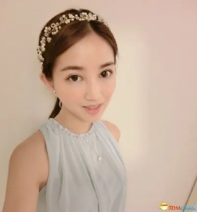 真是艳福不浅！《DOTA2》“Zhou神”女友新私房照