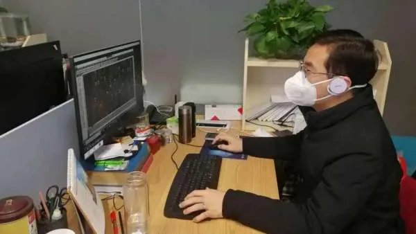 员工穿短裤上班被公司开除,员工上班能穿短裤吗?