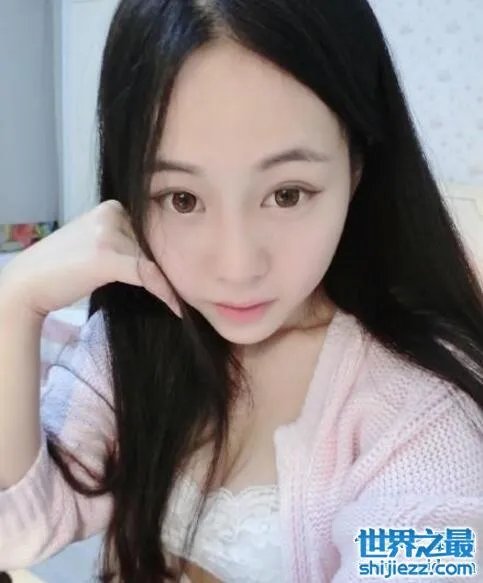 斗鱼卡卡现在在哪直播，签约全民tv改变风格 