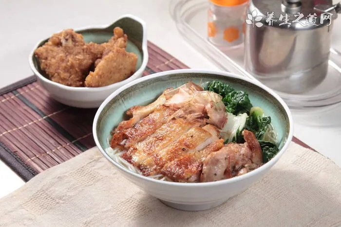 迪丽热巴怀孕大肚照是谣言，热巴怀孕是在逆光之恋中