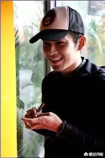 钟汉良谢易桦同框问题你怎么看？