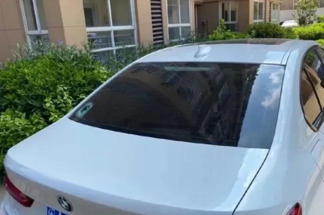 高空抛物宝马被砸出大坑,车主应该如何索赔?