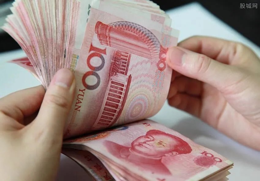 开挖掘机挖ATM偷钱 这波操作无敌了