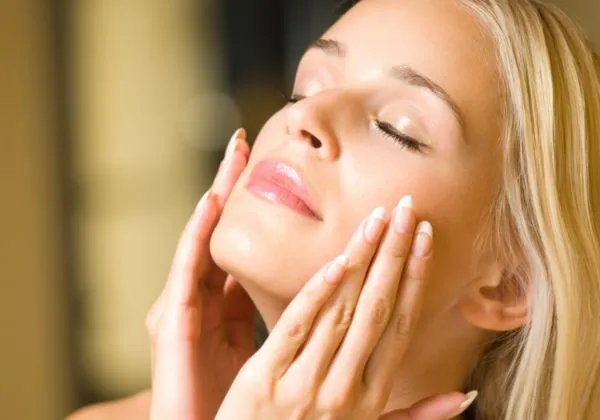 玫瑰精油的制作方法 如何自制玫瑰精油