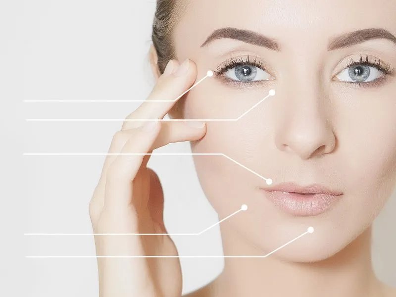 鼻子上挤出白色的东西是什么