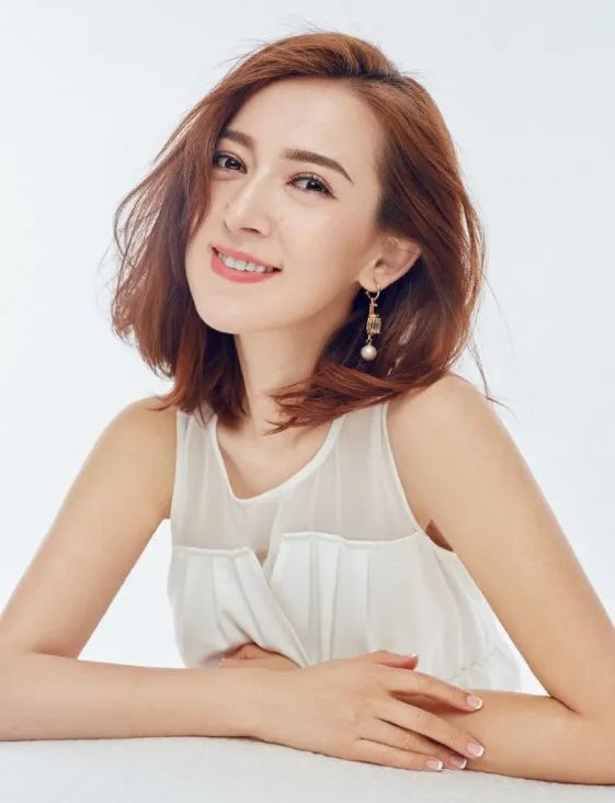 对郑爽直接开骂，央视一哥尼格买提的妻子是一个怎么样的人？