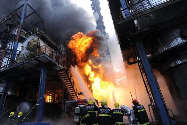 江苏特大爆炸案一审宣判，该事件的责任是如何划分的？