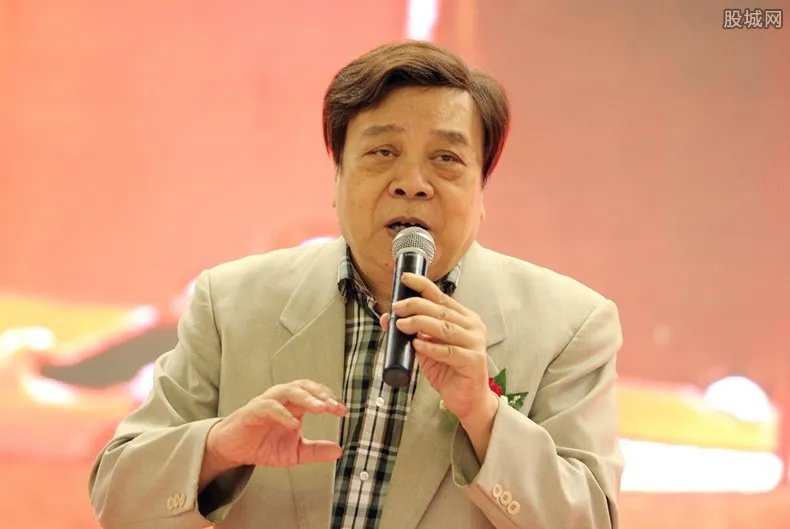 曝赵忠祥作品从90万跌价至688元 低价贱卖无人要