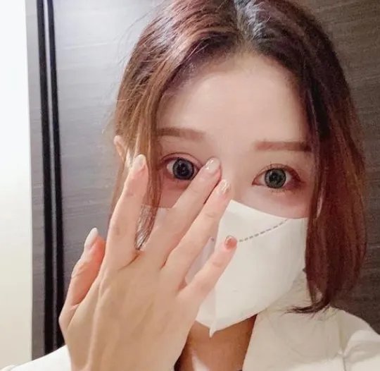 中国记者为安倍哭丧，发文道歉惹争议！官方做法大快人心 ，你怎么看？