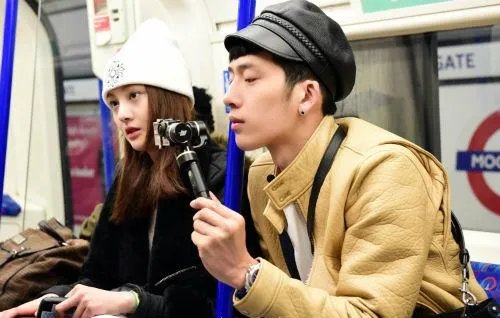 井柏然为什么要删掉跟郑爽有关的微博?